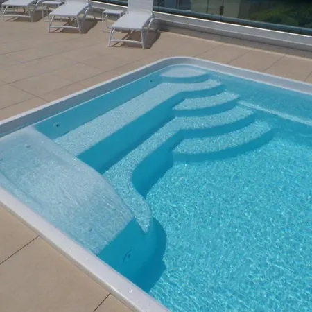 Apartment Contemporary With Pool