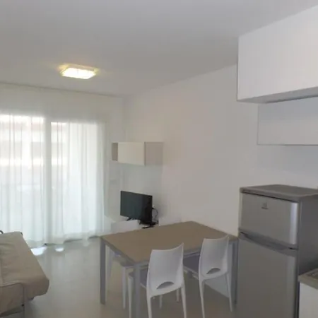 Contemporary With Pool Apartment *